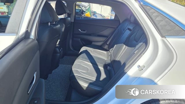 Hyundai The New Avante (CN7) 2023 Белый из Кореи, фото 2