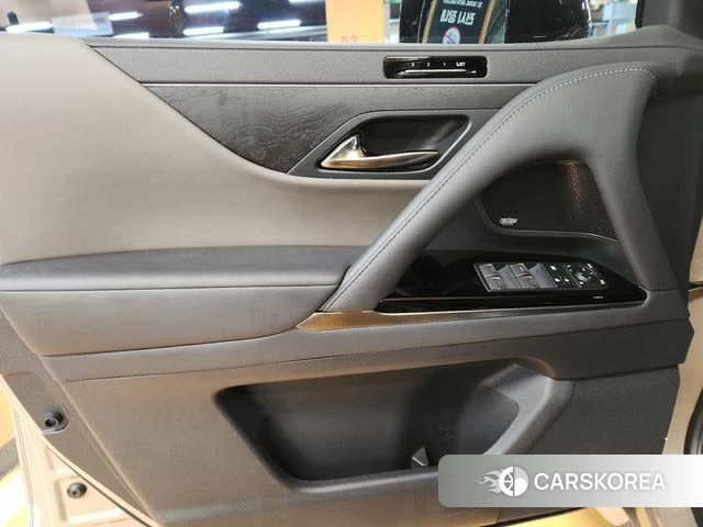 Lexus LX 4th Generation 2025 Светло-серебряный цвет из Кореи, фото 2