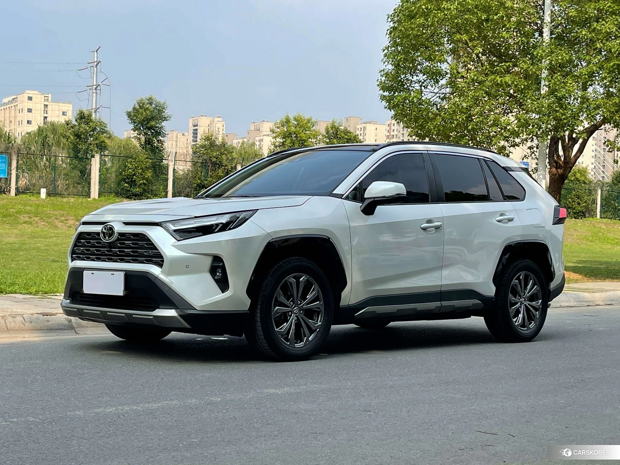 Toyota RAV4 2024 Белый из Китая, фото 2