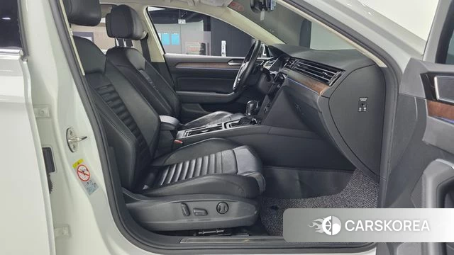 Volkswagen Passat GT (B8) 2018 Белый из Кореи, фото 2