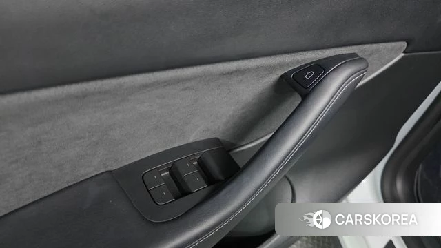 Tesla Model Y 2022 Белый из Кореи, фото 2