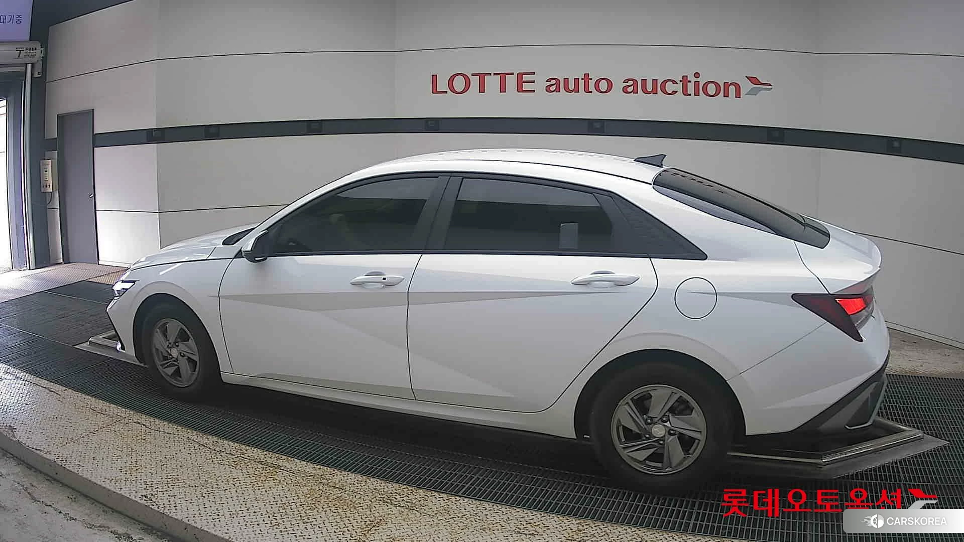 Hyundai Avante 2025 Atlas White из Кореи, фото 2
