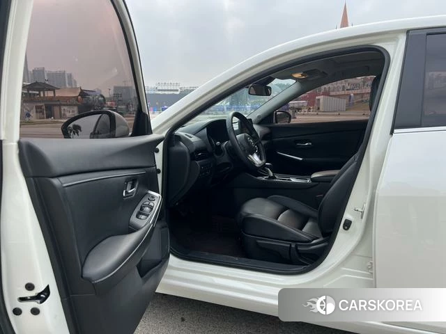 Nissan Sylphy 2023 Белый из Китая, фото 2