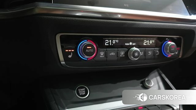 Audi Q3 (F3) 2023 Серый из Кореи, фото 2