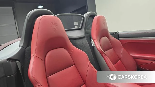 Porsche 718 Boxster 2021 Серебристо-серый из Кореи, фото 2