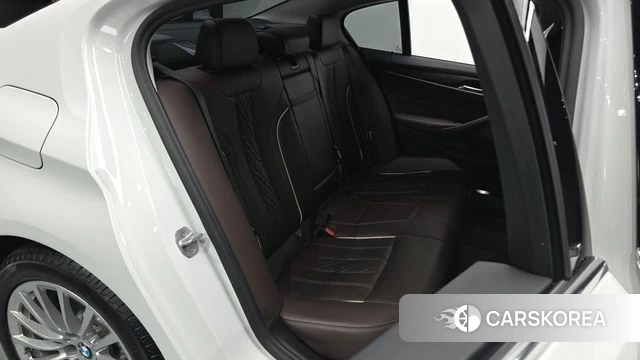 BMW 5 Series (G30) 2020 Белый из Кореи, фото 2