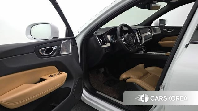 Volvo XC60 second Generation 2019 Белый из Кореи, фото 2
