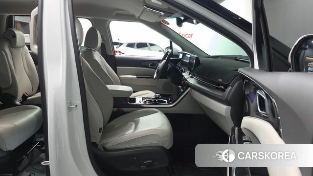 Kia Carnival 4th generation 2023 Белый из Кореи, фото 2