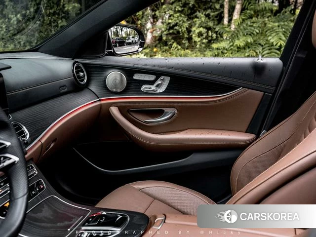 Mercedes-Benz E-Class 2021 Черный из Китая, фото 2