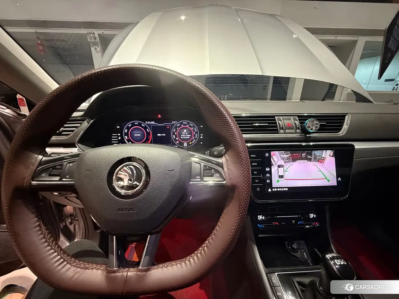 Skoda Superb 2023 Silver/gray из Китая, фото 2