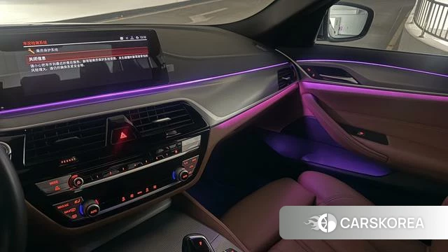 BMW 5 series 2020 Серебристо-серый из Китая, фото 2