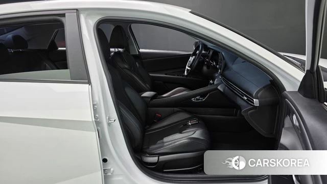 Hyundai Avante Hybrid (CN7) 2023 Белый из Кореи, фото 2
