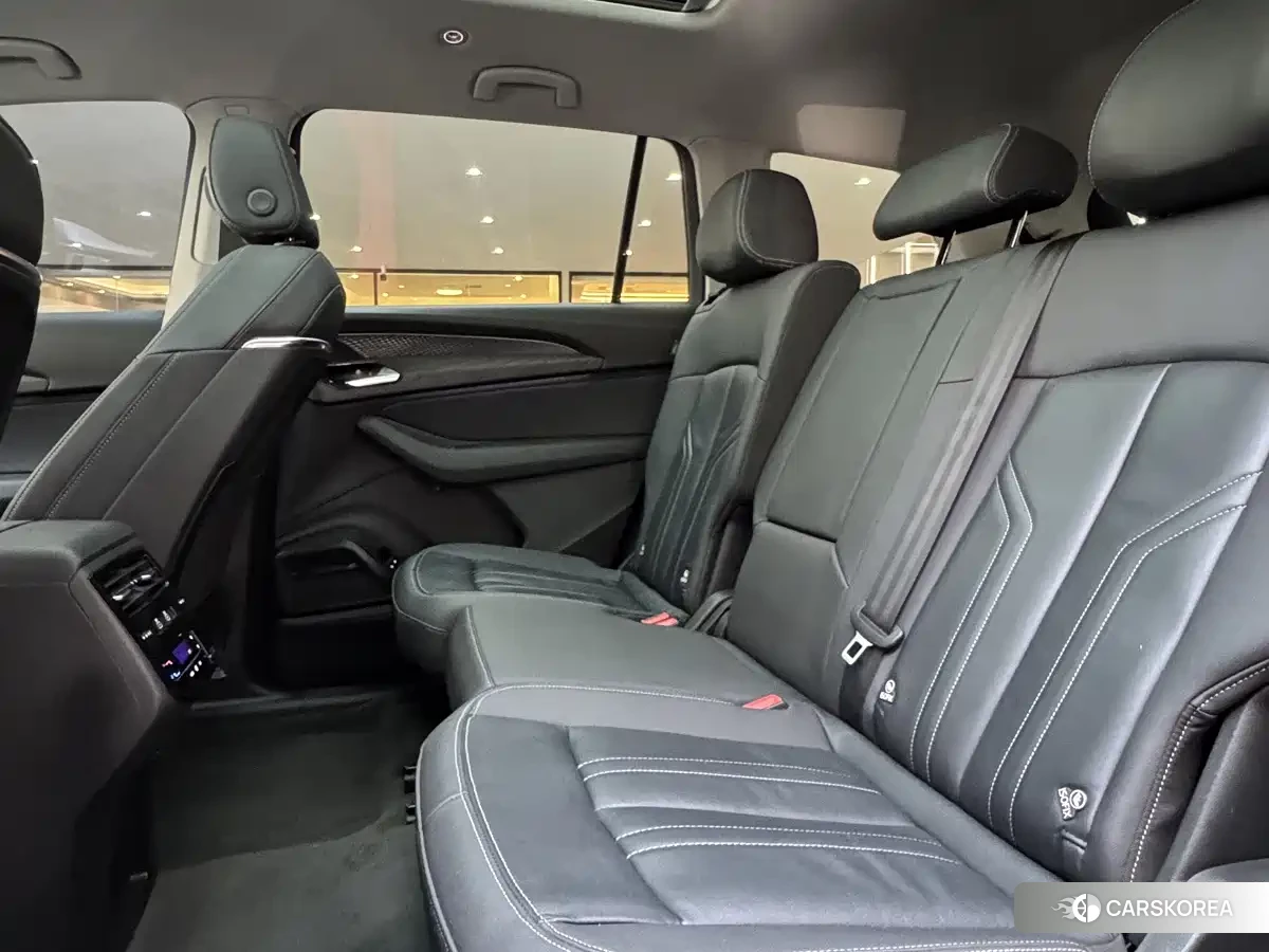 Audi Q6 2023 Черный из Китая, фото 2