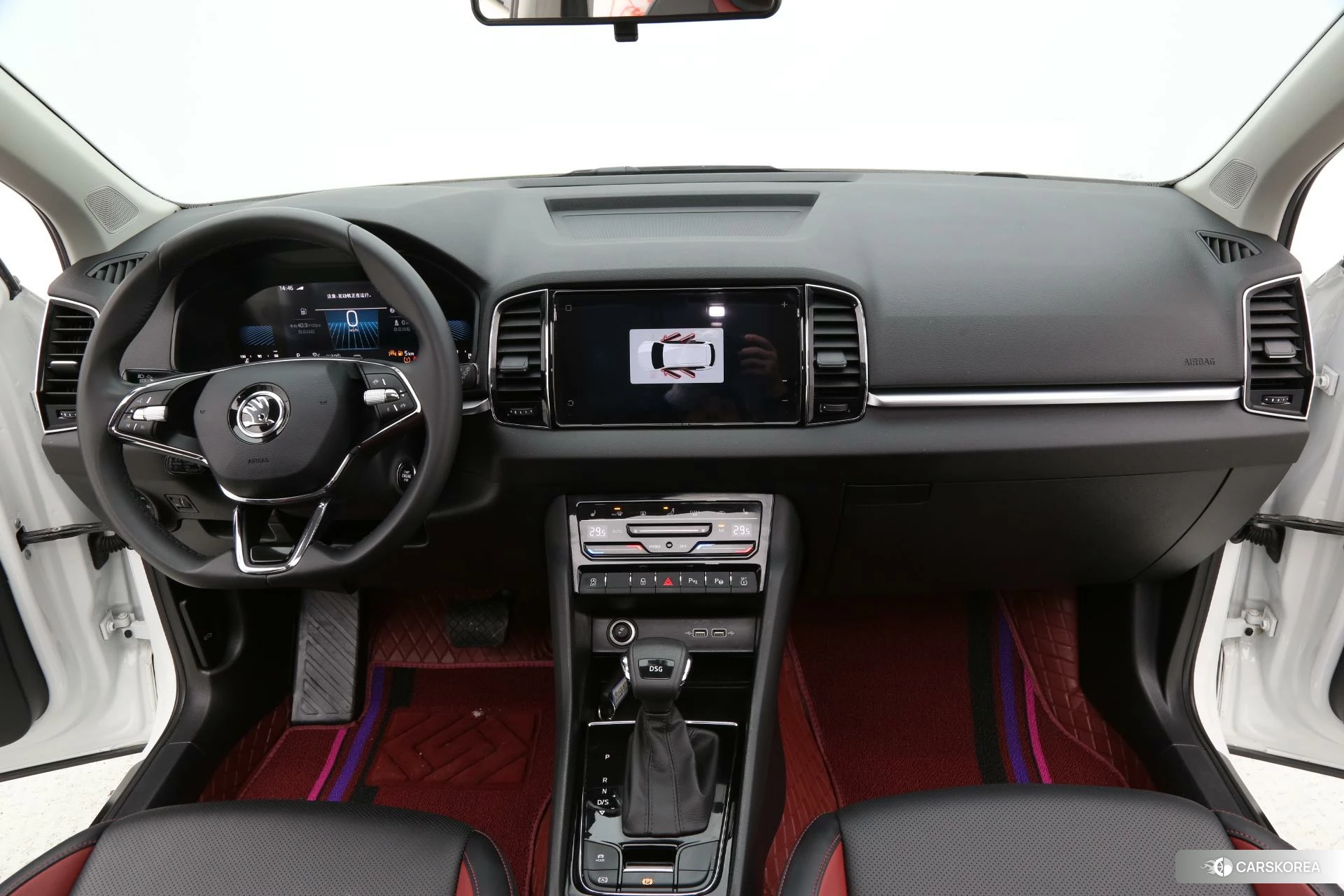 Skoda Karoq 2023 Белый из Китая, фото 2