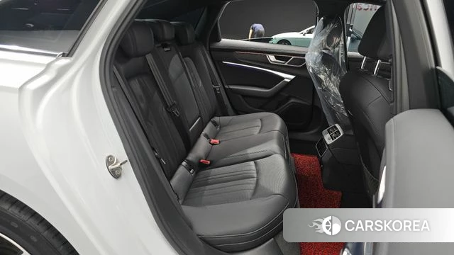 Audi A6 (C8) 2023 Белый из Кореи, фото 2