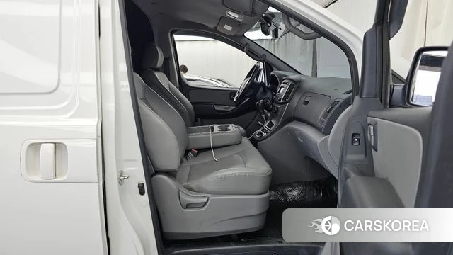 Hyundai The New Grand Starex 2018 Белый из Кореи, фото 2