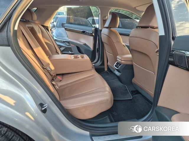 Hyundai Grandeur Hybrid (GN7) 2023 Серебристо-серый из Кореи, фото 2