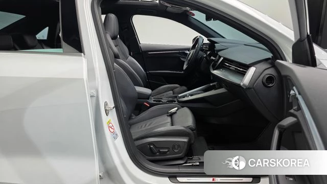 Audi A3 (8Y) 2024 Белый из Кореи, фото 2