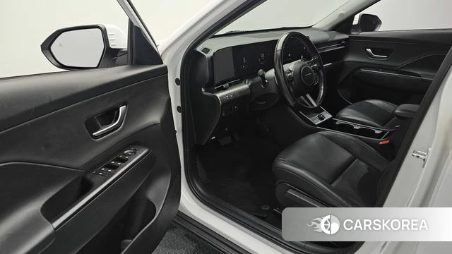 Hyundai Kona (SX2) 2023 Белый из Кореи, фото 2