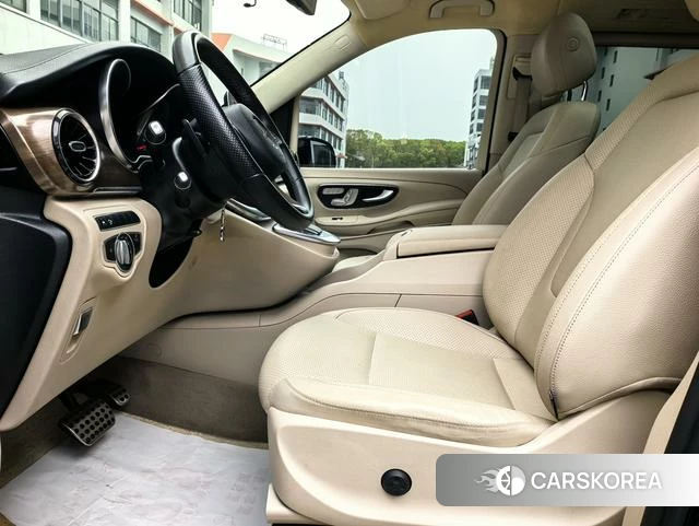 Mercedes-Benz V-Class 2022 Черный из Китая, фото 2
