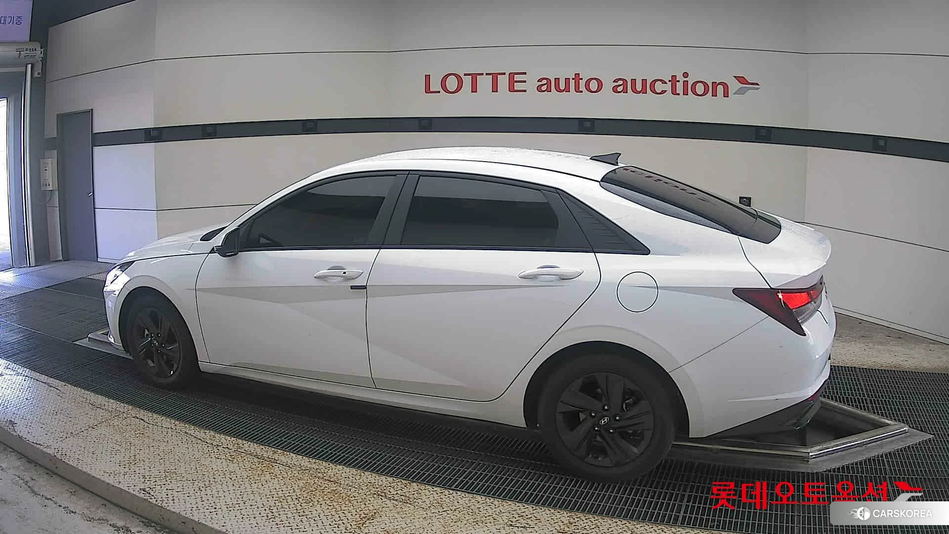 Hyundai Avante Hybrid 2023 Polar White из Кореи, фото 2