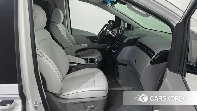 Hyundai Staria 2023 Белый из Кореи, фото 2
