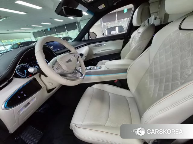 Genesis Electrified GV70 2023 Белый из Кореи, фото 2