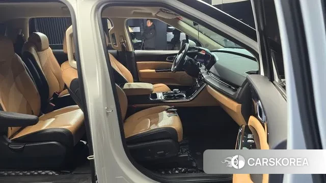 Kia Carnival 4th generation 2023 Белый из Кореи, фото 2