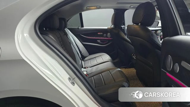 Mercedes-Benz E-Class W213 2019 Белый из Кореи, фото 2