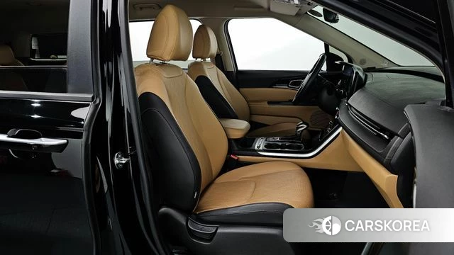 Kia Carnival 4th generation 2023 Черный из Кореи, фото 2