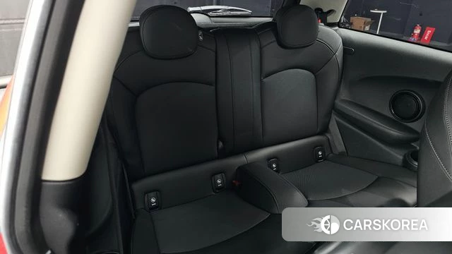 Mini Cooper 2021 Красный из Кореи, фото 2