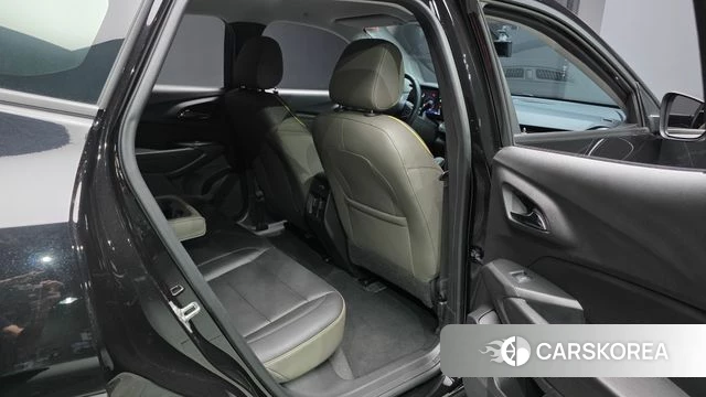 Chevrolet (GM Daewoo) Trax Crossover 2024 Черный из Кореи, фото 2