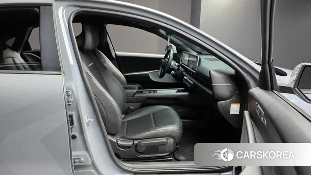 Hyundai Ionic 6 2023 Серебристо-серый из Кореи, фото 2