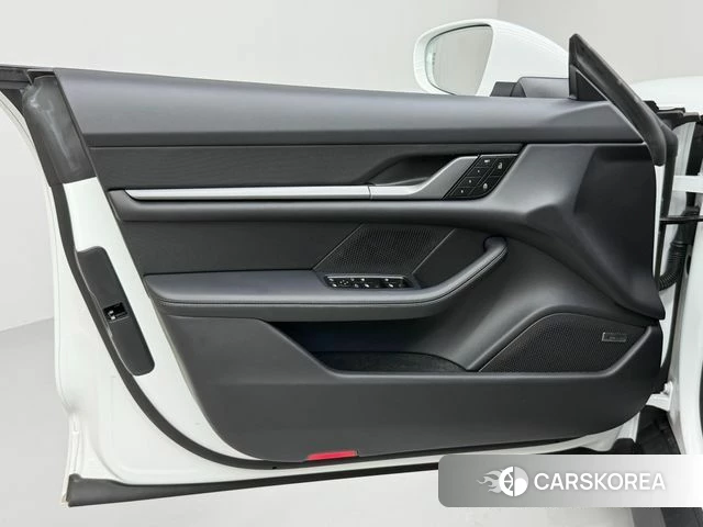Porsche Taycan 2025 Белый из Кореи, фото 2