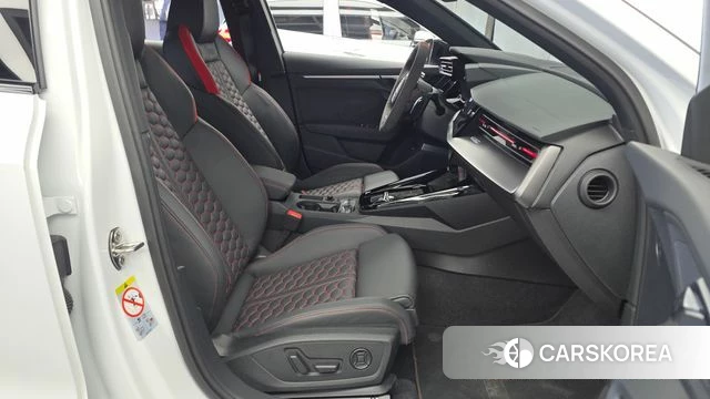 Audi RS3 (8Y) 2023 Белый из Кореи, фото 2