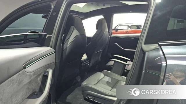 Tesla Model Y 2026 Серый из Кореи, фото 2