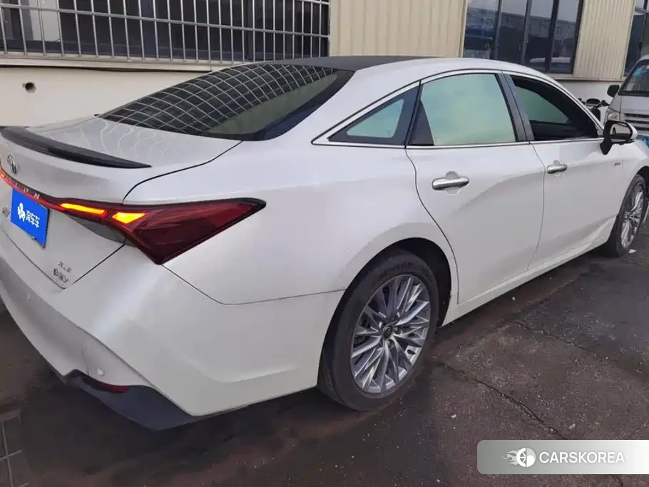 Toyota Avalon 2025 Белый из Китая, фото 2