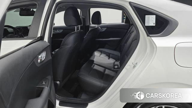 Kia The New K3 2nd generation 2021 Белый из Кореи, фото 2