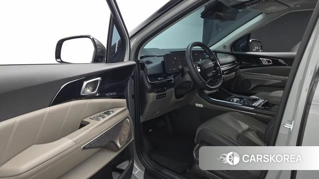 Kia The New Carnival 4th Generation 2025 Серебристо-серый из Кореи, фото 2