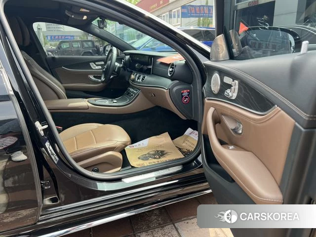 Mercedes-Benz E-Class 2022 Черный из Китая, фото 2