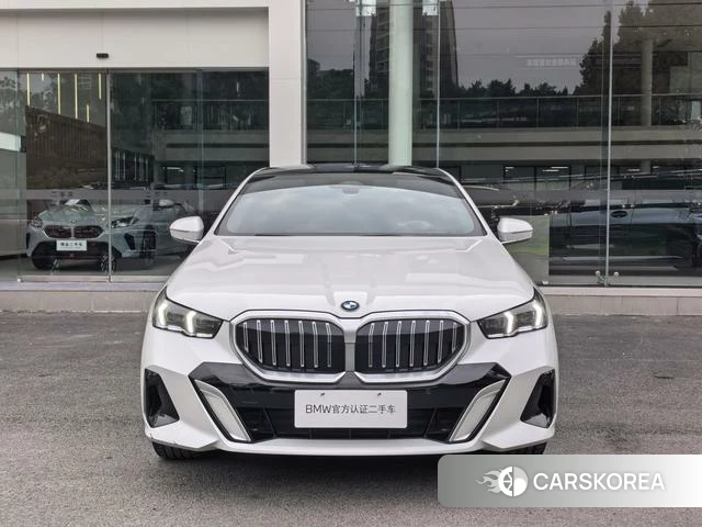BMW 5 series 2024 Белый из Китая, фото 2