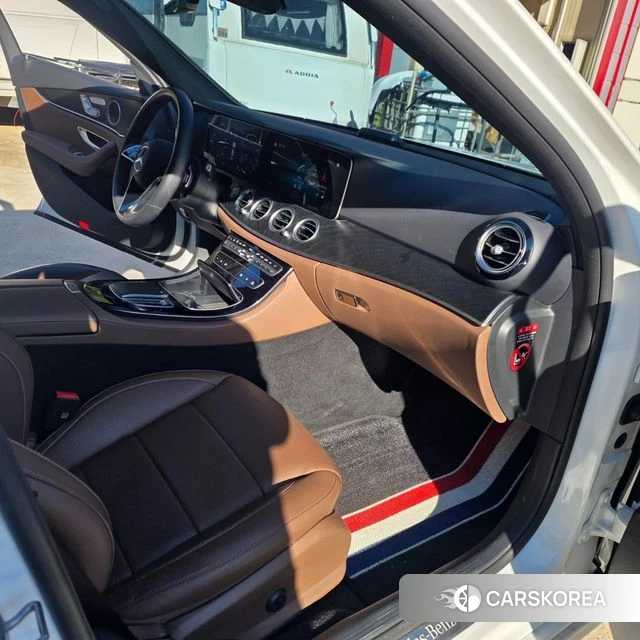 Mercedes-Benz E-Class W213 2023 Белый из Кореи, фото 2