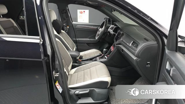 Volkswagen T-Roc 2022 Черный из Кореи, фото 2