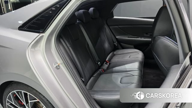Hyundai Avante (CN7) 2022 Серебристо-серый из Кореи, фото 2