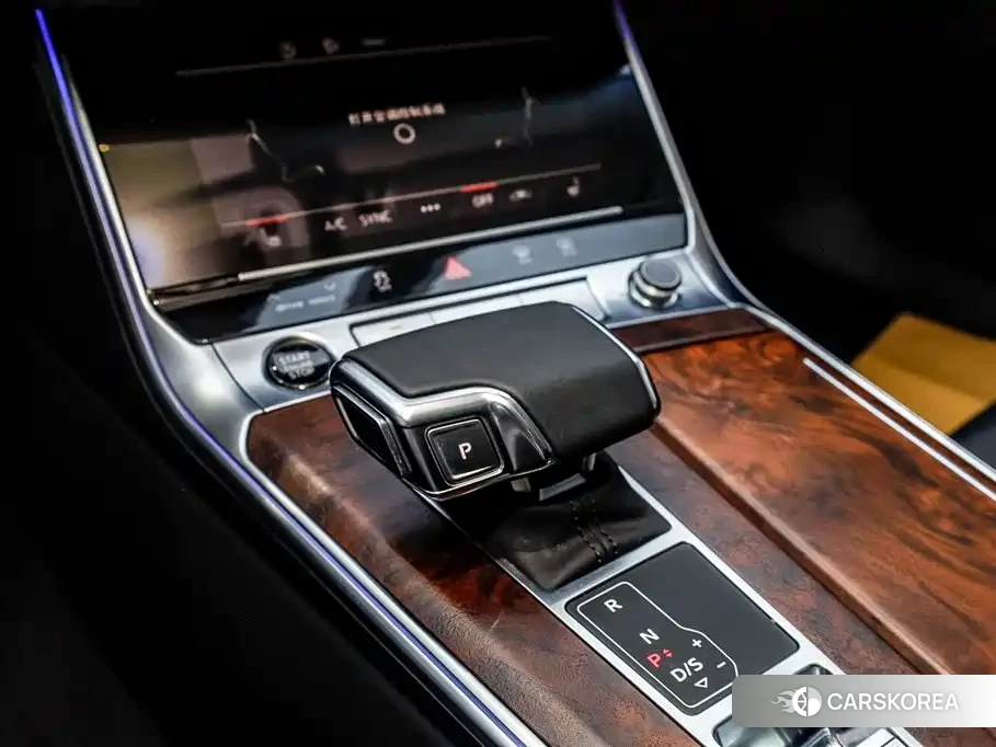 Audi A6 2021 Черный из Китая, фото 2