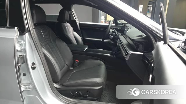Hyundai Grandeur (GN7) 2026 Серебристо-серый из Кореи, фото 2