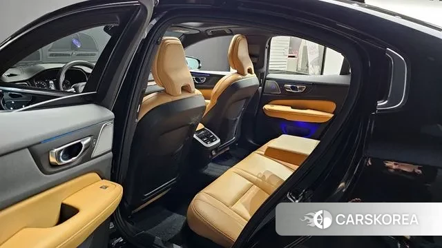 Volvo S60 3rd generation 2022 Черный из Кореи, фото 2