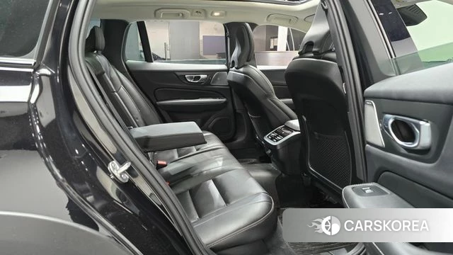 Volvo V60 Cross-Country 2nd Generation 2025 Черный из Кореи, фото 2