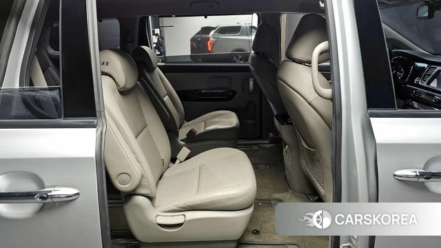 Kia The New Carnival 2018 Серебряный из Кореи, фото 2