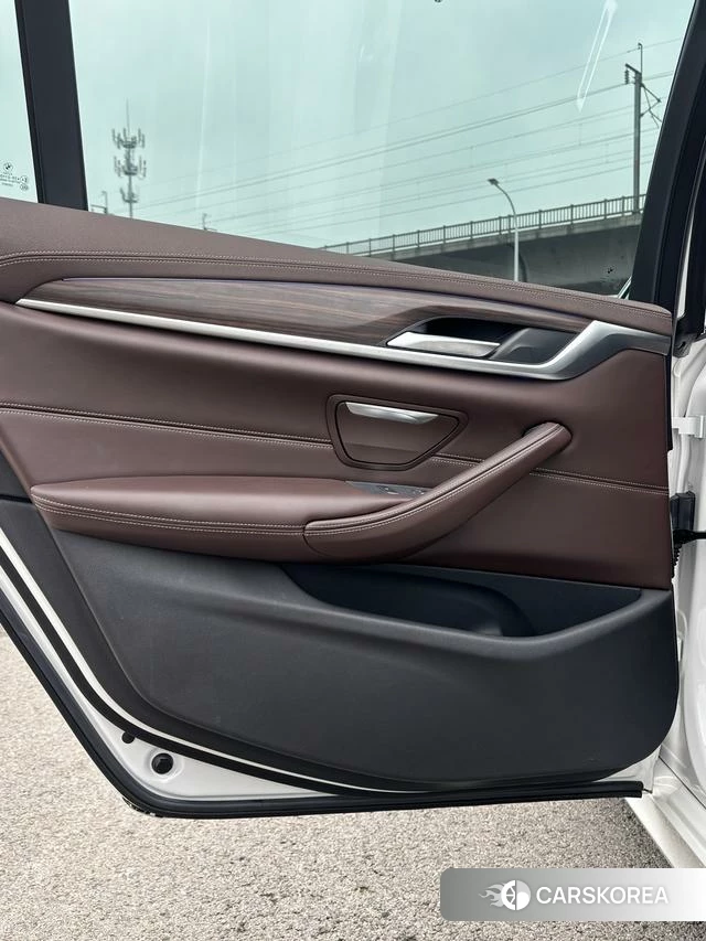 BMW 5 series PHEV 2020 Белый из Китая, фото 2